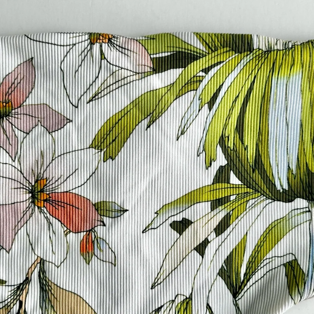 🍒NWT Vitamin A Swimwear Bikini Bottom. Reversible. Size: 6/Small - Picture 12 of 12